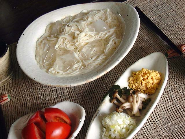 粉引き鉄紋たわみ大皿