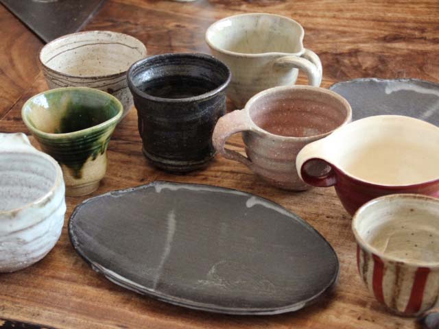 陶器の楕円形皿 黒い線画 かねと窯】楕円皿/コバルト（横 20cm） | 【丹波のイロドリ