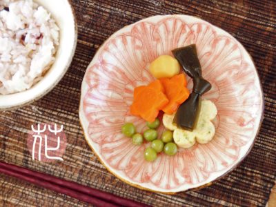 赤絵淡花小皿 牡丹