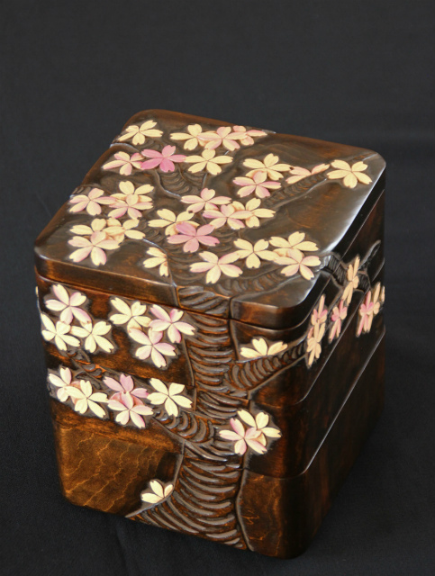 木製 草木彫 姫三段重箱「桜」川添日記 - 【おとなの和食器屋 さんすい 