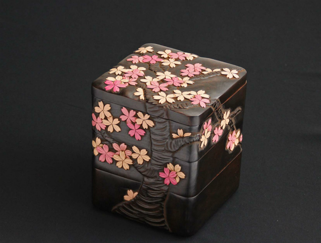 木製 草木彫 姫三段重箱「桜」川添日記 - 【おとなの和食器屋 さんすい 