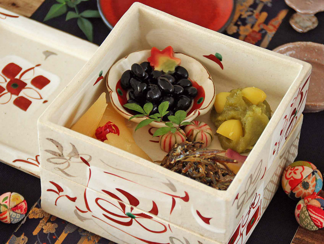 赤絵花草紋二段お重箱 陶器 - 【おとなの和食器屋 さんすい通販