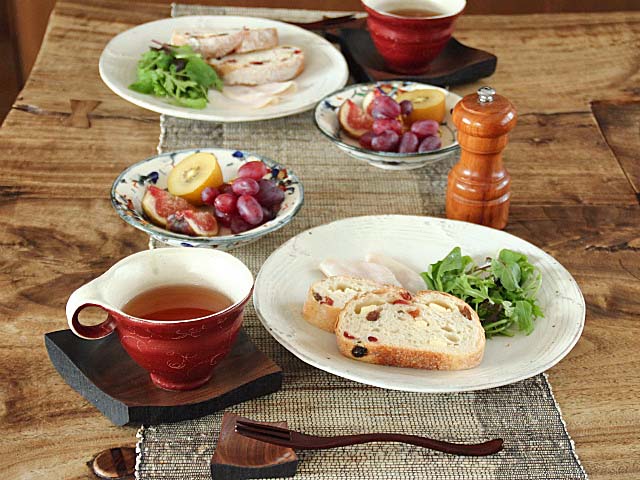呉須赤絵花リム浅小鉢 - 【おとなの和食器屋 さんすい通販本店】
