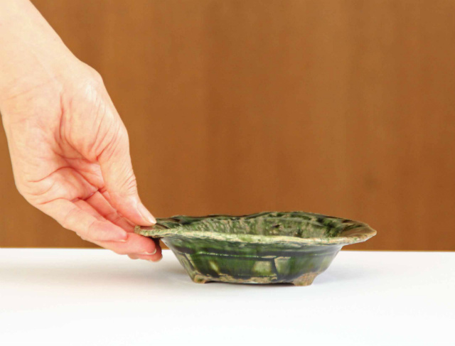 織部たわみリム浅小鉢 - 【おとなの和食器屋 さんすい通販本店】 織部たわみリム浅小鉢 - 【おとなの和食器屋 さんすい通販本店】