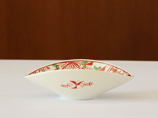 赤絵乳白磁草花紋たわみ浅小鉢【SANSUI】 - 【おとなの和食器屋