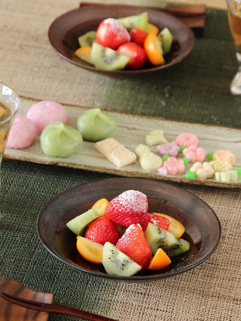 希少　飴釉 小皿 古美術 古道具 アンティーク　2点　茶色 模様入り　唐草 希少 飴釉 小皿 古美術 古道具 アンティーク 2点 茶色 模様入り 唐草