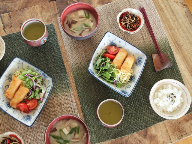呉須花唐草角中鉢 - 【おとなの和食器屋 さんすい通販本店】
