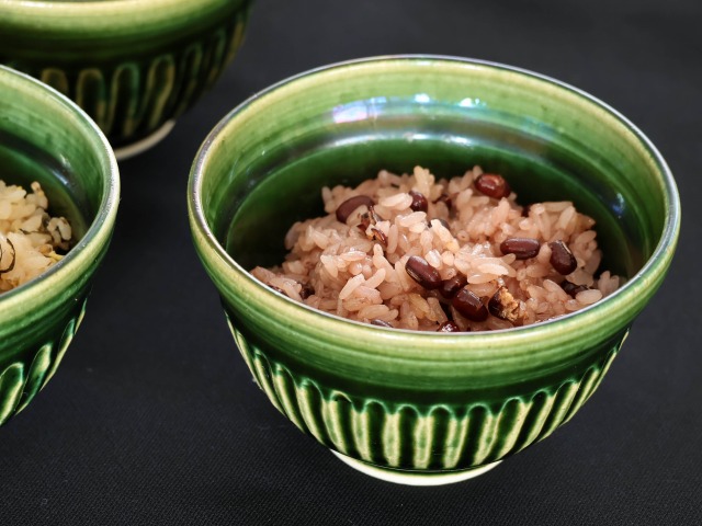 低価格で大人気の 織部しのぎ汁碗 - 【おとなの和食器屋 さんすい通販本店】 茶碗・めし碗