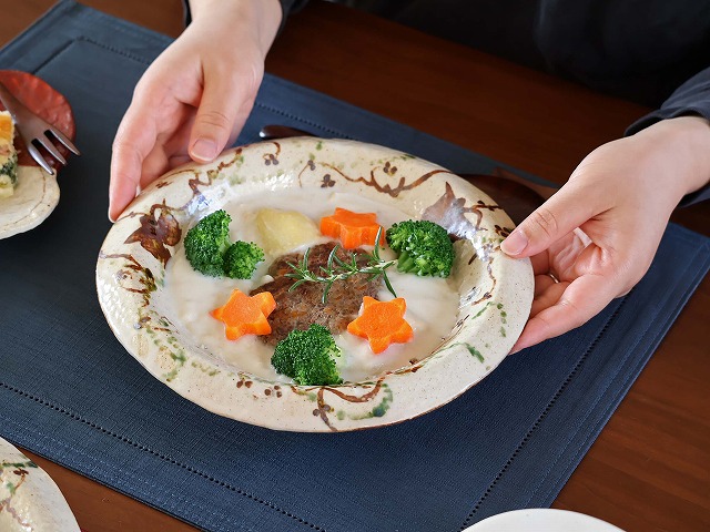 弥七田織部リム浅大鉢 - 【おとなの和食器屋 さんすい通販本店】